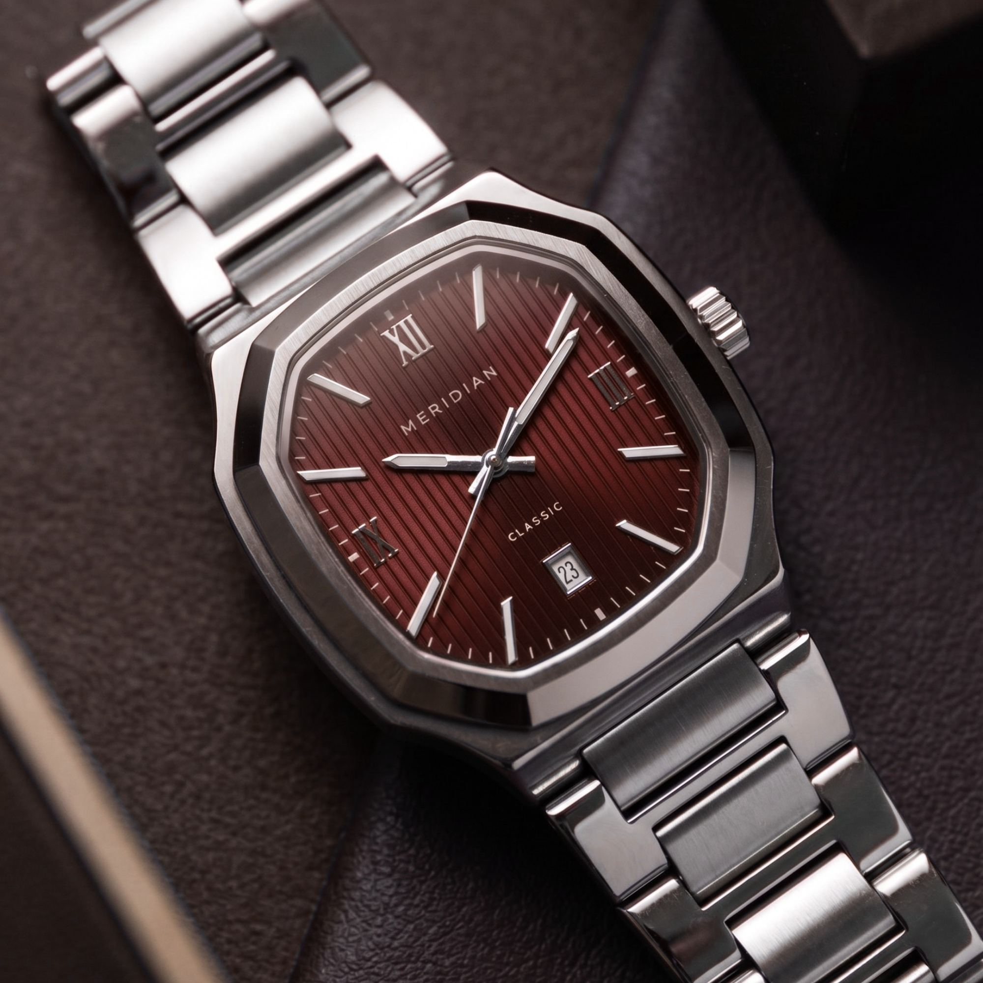 Classic // Silver & Red