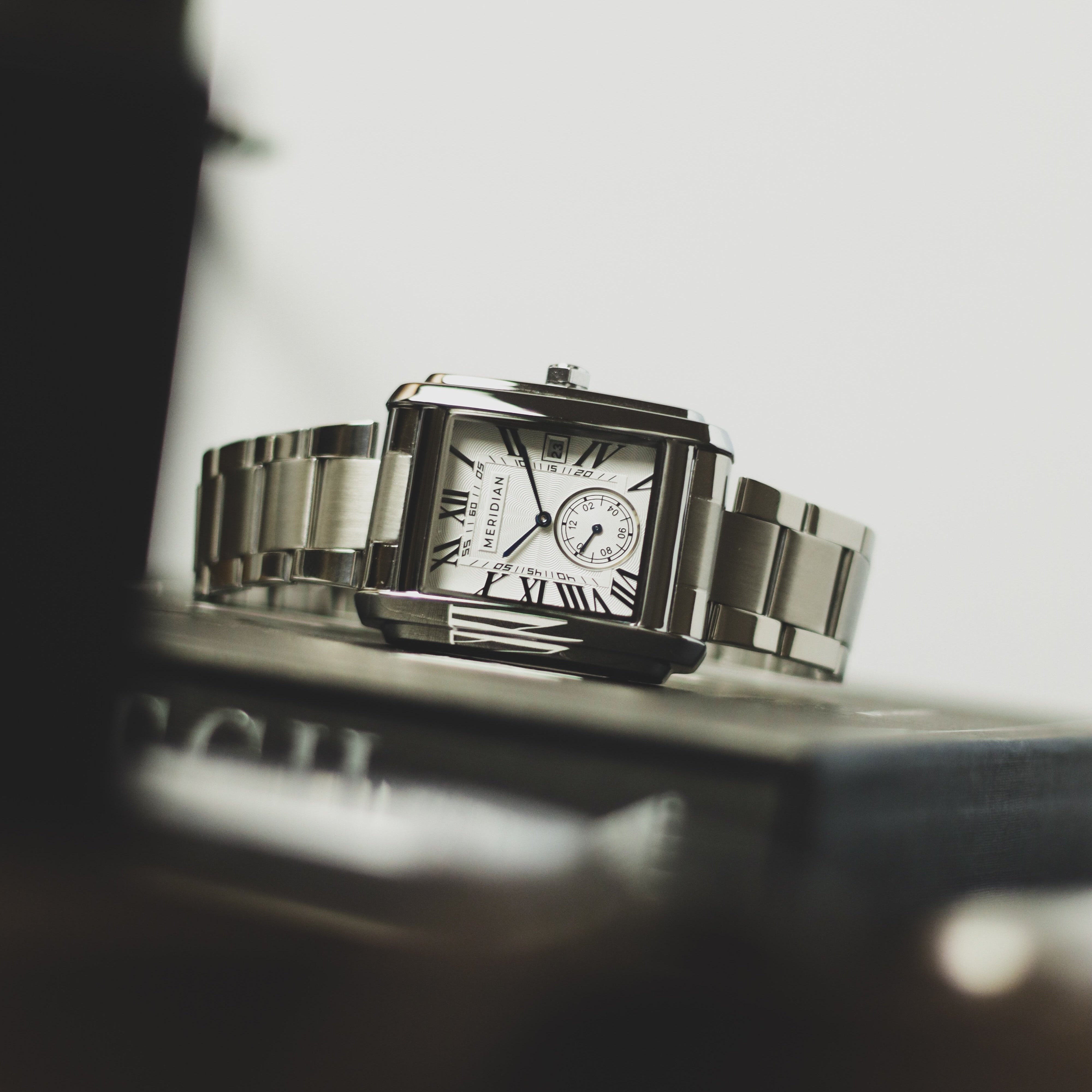 Heritage // Silver & White