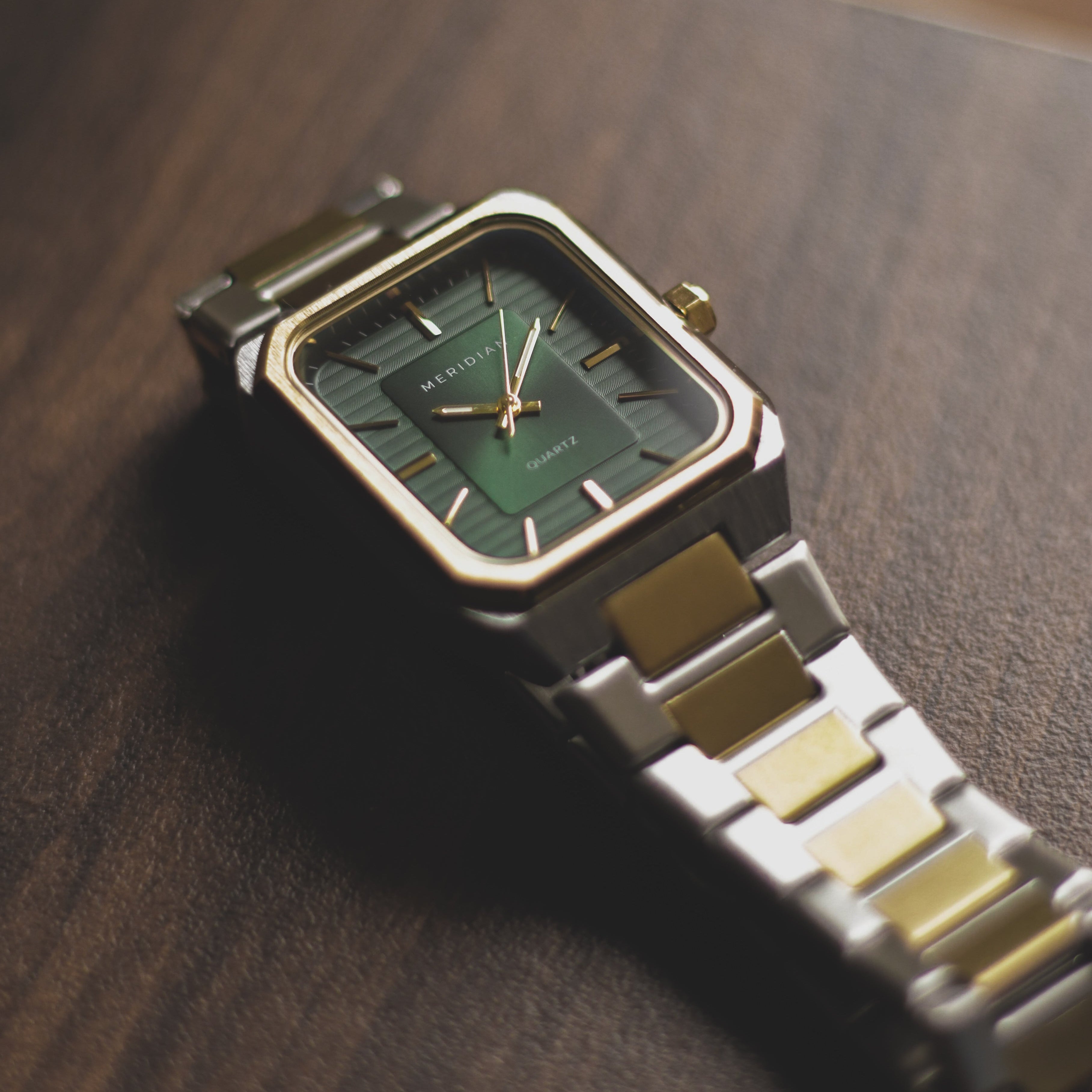 Classic // Silver, Gold & Green