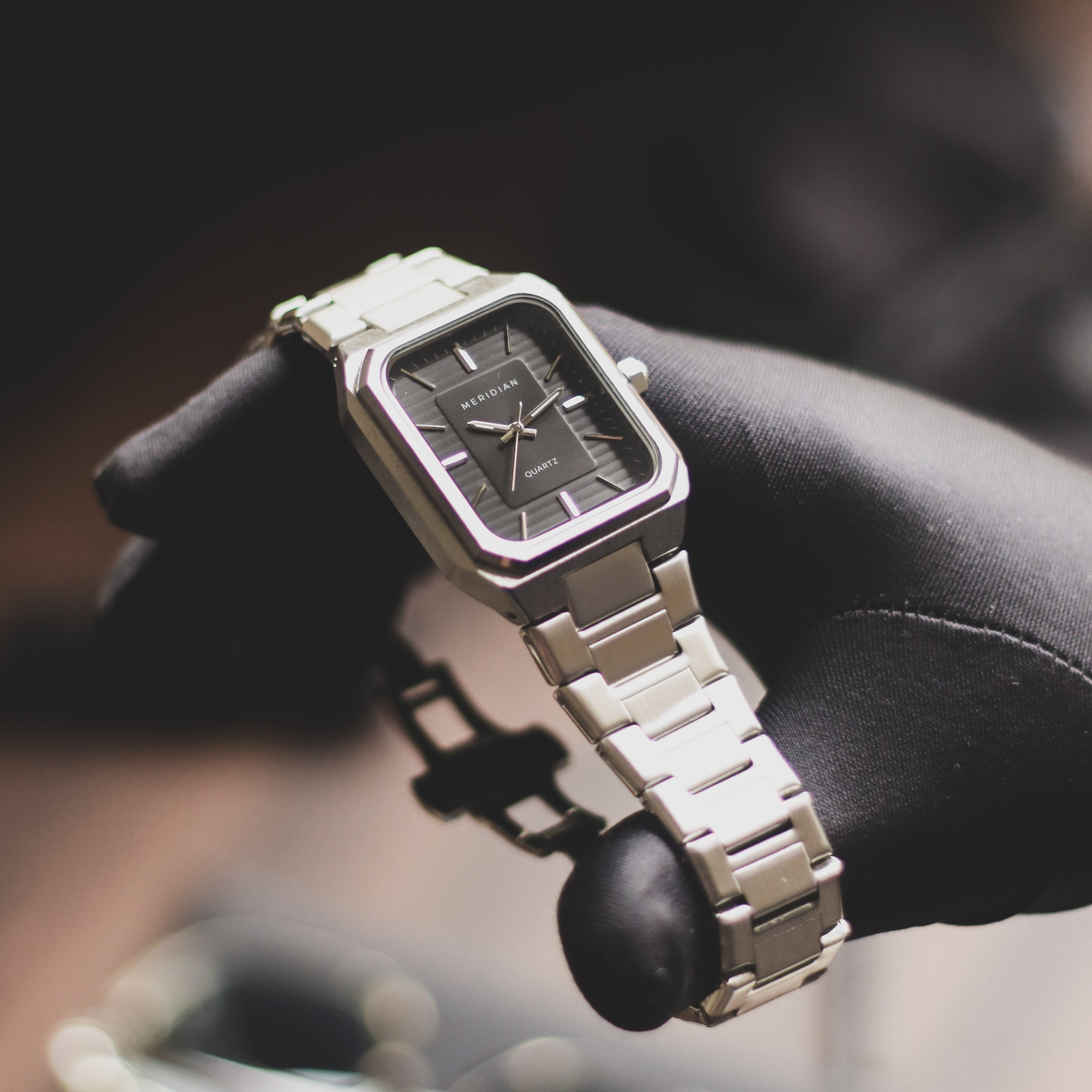 Classic // Silver & Black