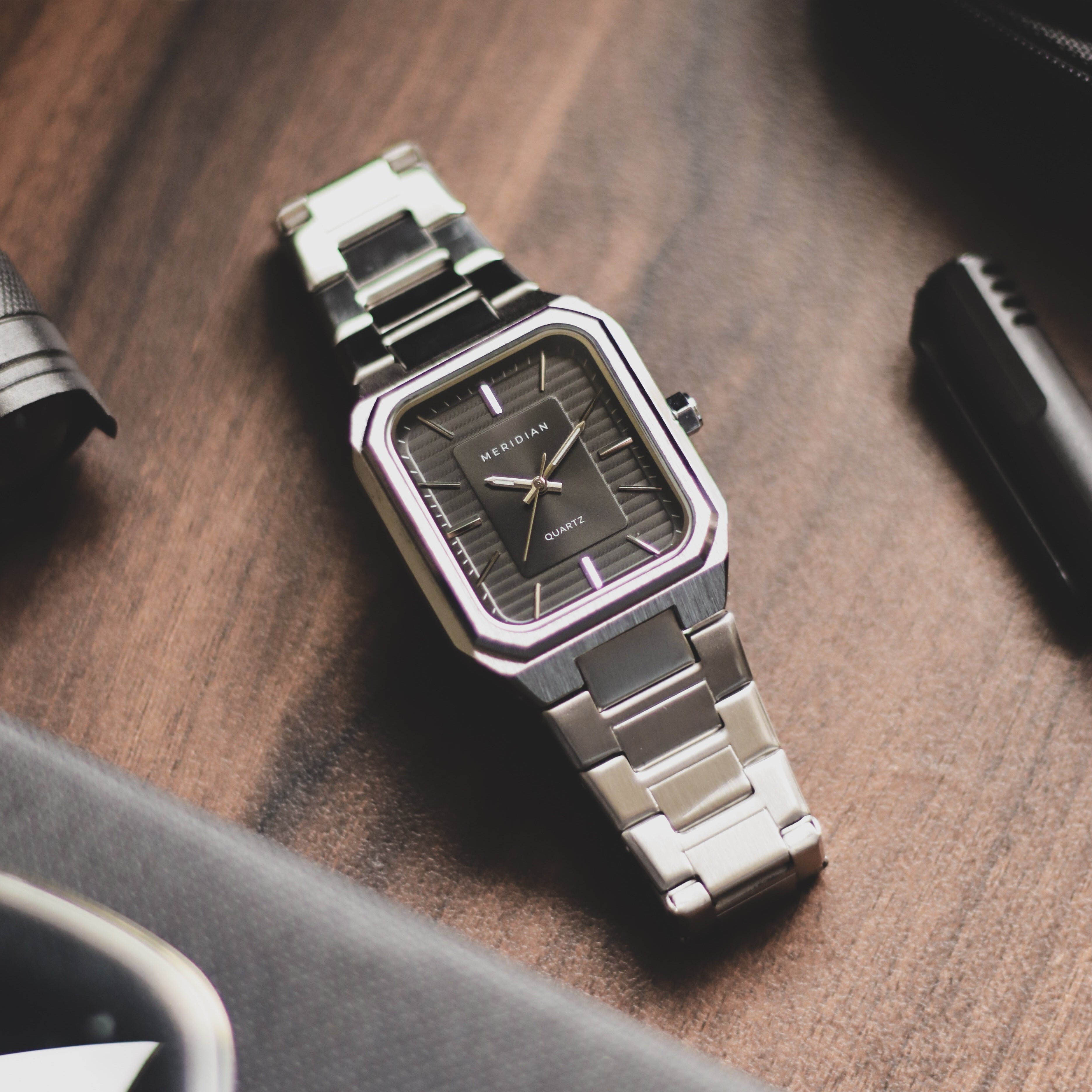 Classic // Silver & Black