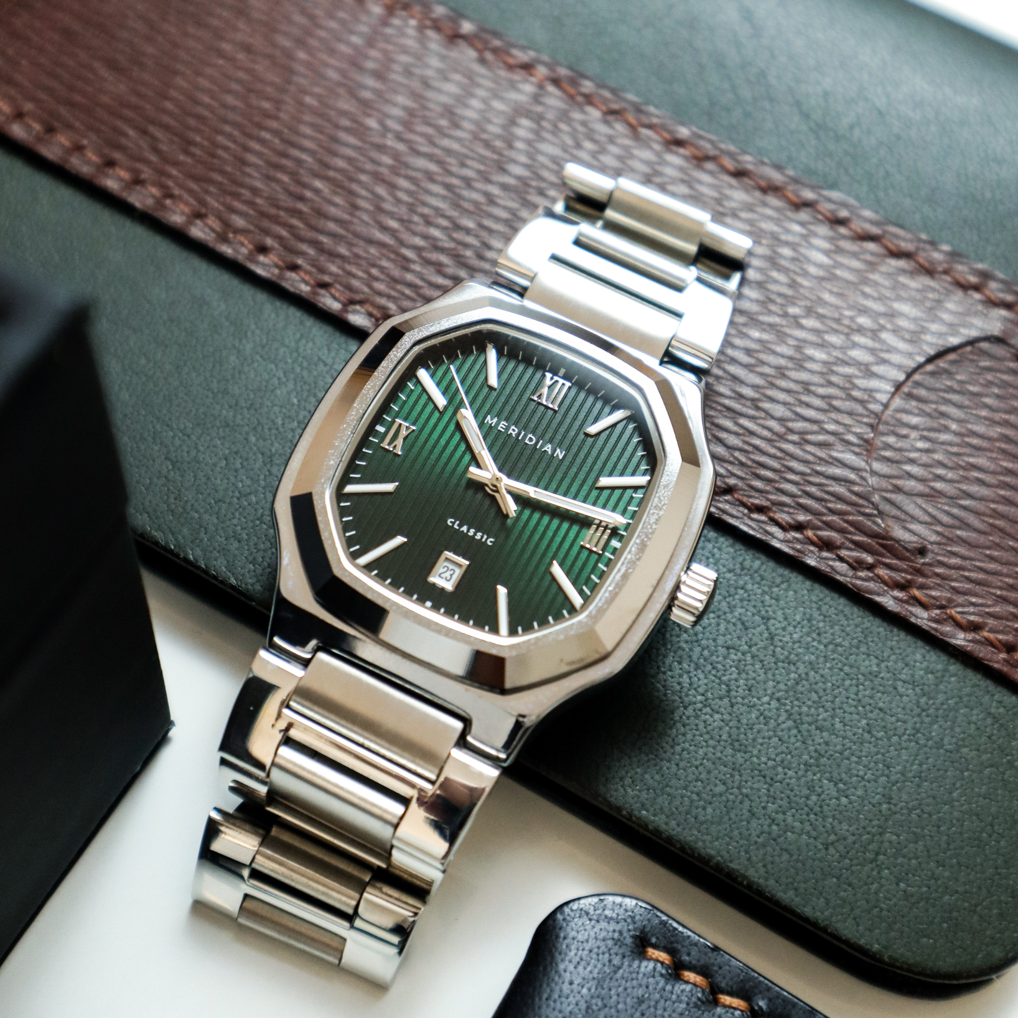 Classic // Silver & Green